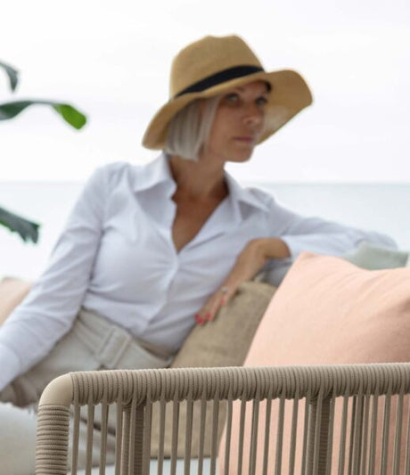 Coral Set Divano Modulare, Poltrona Lounge e Tavolo Caffè Warm White